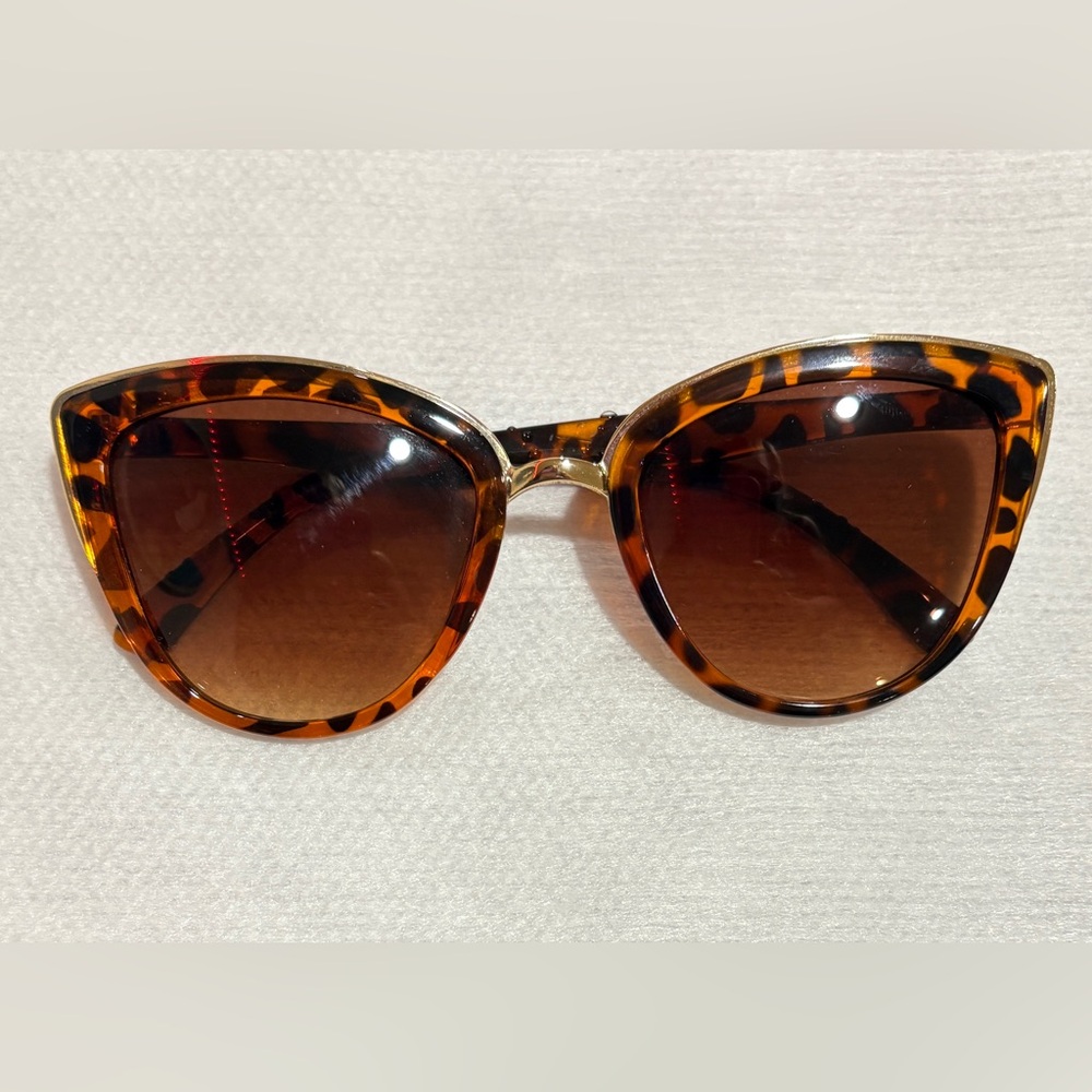 SKYWAY Oversized Round Sunglasses for Women Cat Eye Sun Glasses